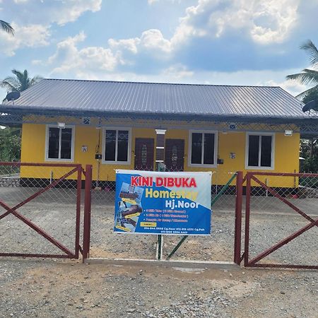 Homestay Haji Noor タナ・メラ エクステリア 写真