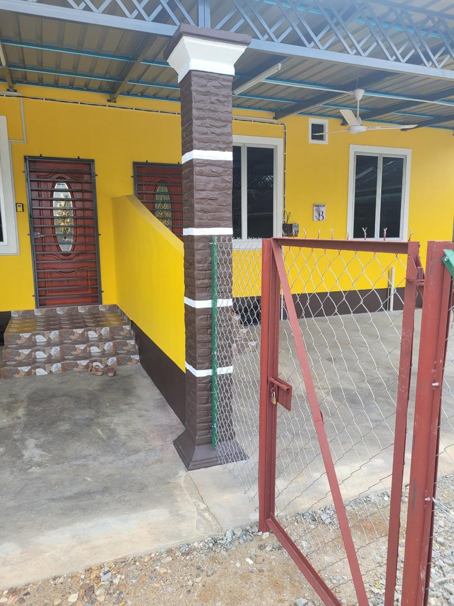 Homestay Haji Noor タナ・メラ エクステリア 写真