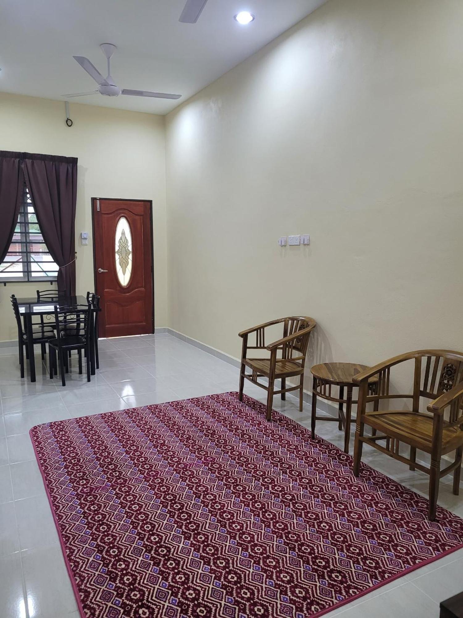 Homestay Haji Noor タナ・メラ エクステリア 写真